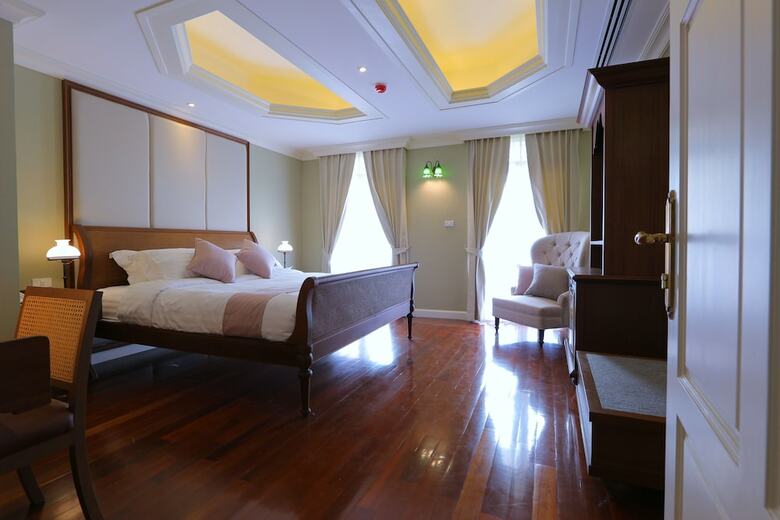 Hotel Hiranyakul  House