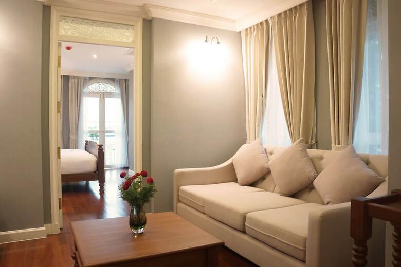 Hotel Hiranyakul  House