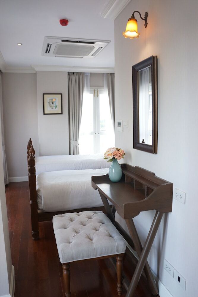 Hotel Hiranyakul  House