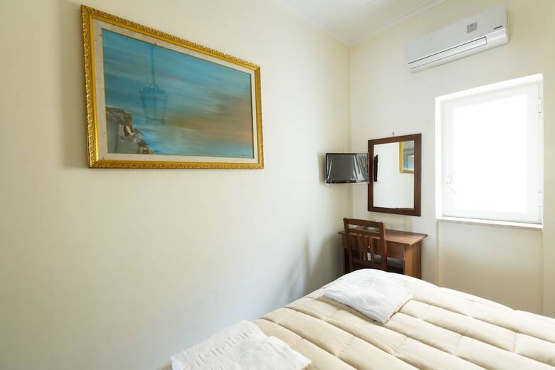 Villa Emilia - Near Flavian Amphitheater