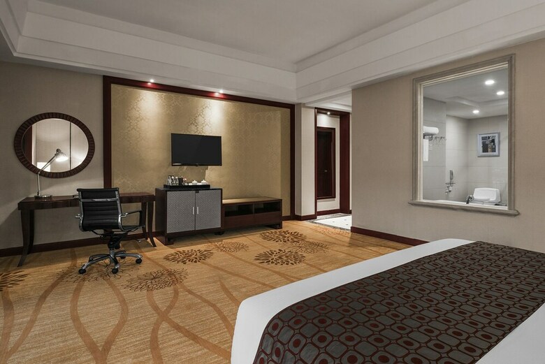 Country Garden Phoenix Suiet Hotel