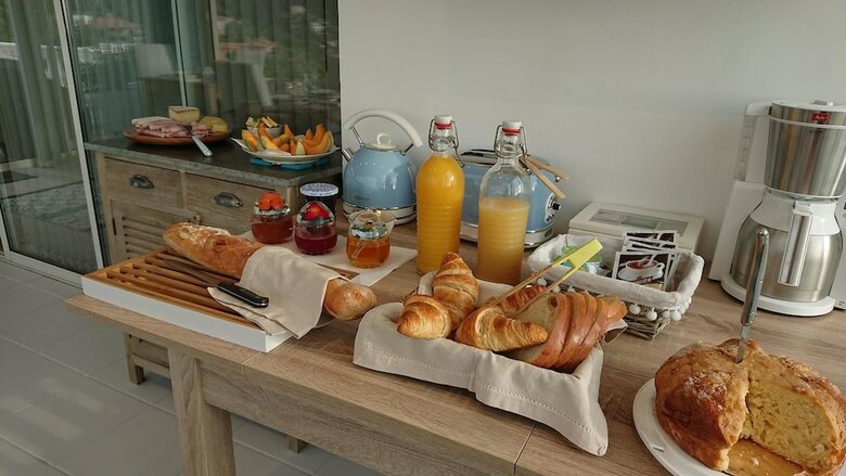 Villa La Terre Des Lauriers B&B