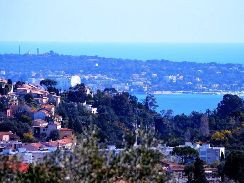 Villa La Terre Des Lauriers B&B