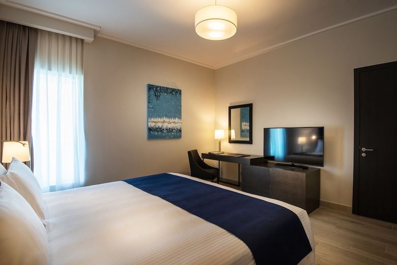Aparthotel Centara West Bay Residences & Suites
