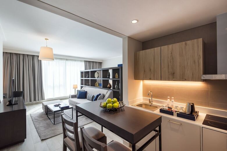 Aparthotel Centara West Bay Residences & Suites