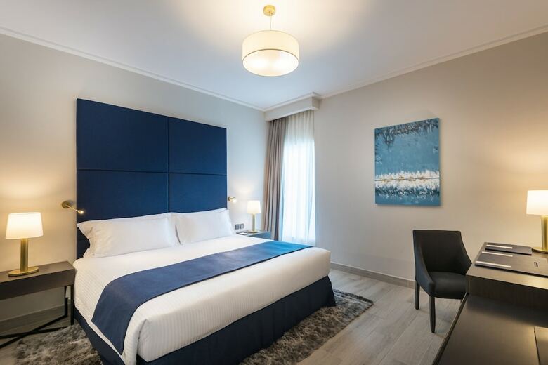Aparthotel Centara West Bay Residences & Suites