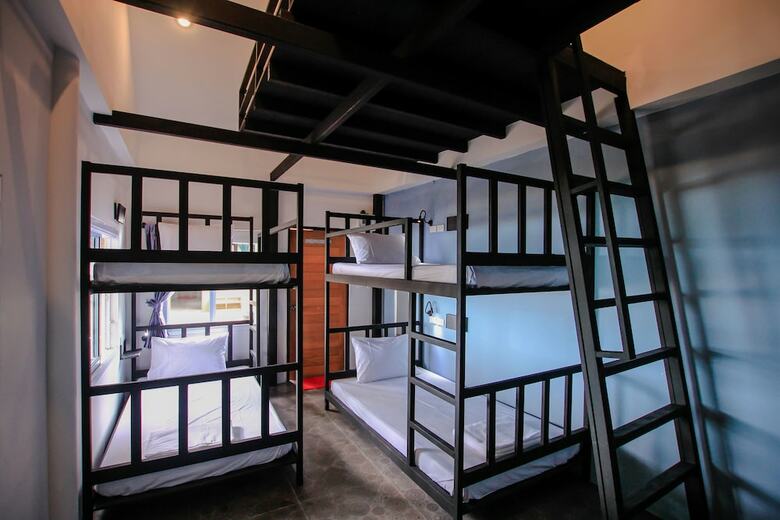 Hostal Bandon Beach Bar & Hostel - Adults Only