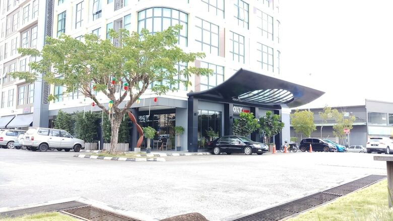 Roxy Hotel And Apartments