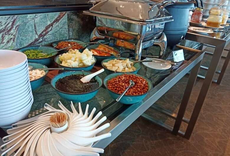 Roxy Hotel And Apartments