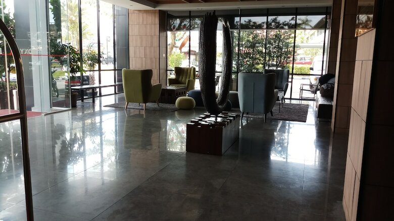 Roxy Hotel And Apartments