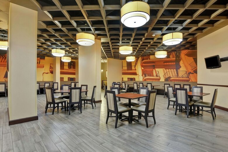 Hotel Embassy Suites By Hilton Savannah Airport
