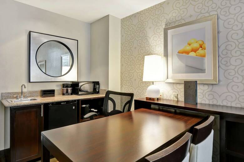 Hotel Embassy Suites By Hilton Savannah Airport