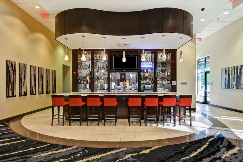 Hotel Embassy Suites By Hilton Savannah Airport