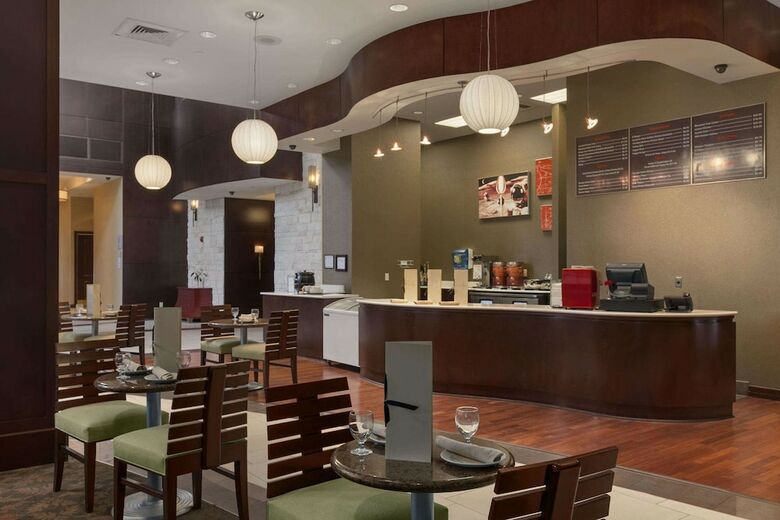 Hotel Embassy Suites By Hilton Savannah Airport