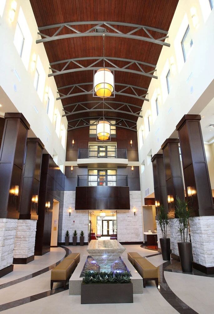 Hotel Embassy Suites By Hilton Savannah Airport