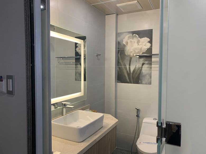 Lotus Saigon Hotel