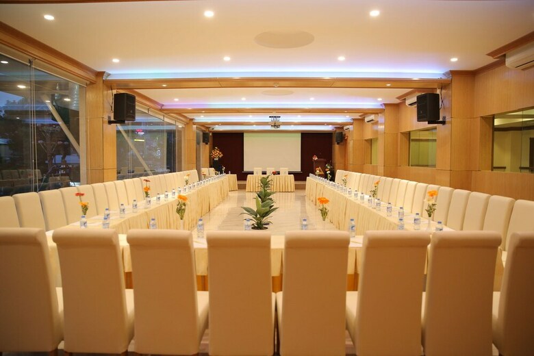 Lotus Saigon Hotel