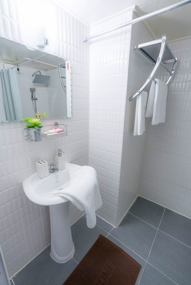 New Fuji Hotel Surawong Road Bangkok