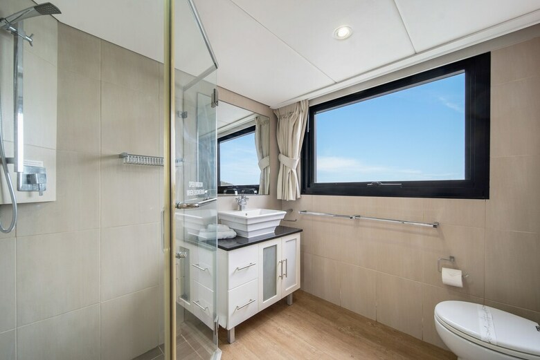 Coomera Houseboat Holidays