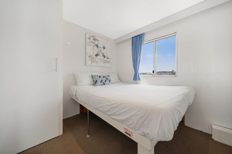 Coomera Houseboat Holidays