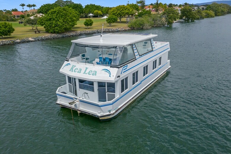 Coomera Houseboat Holidays