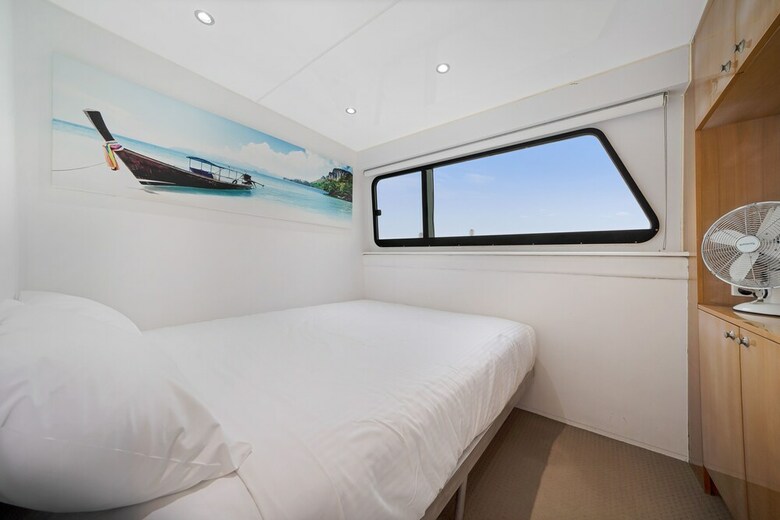 Coomera Houseboat Holidays