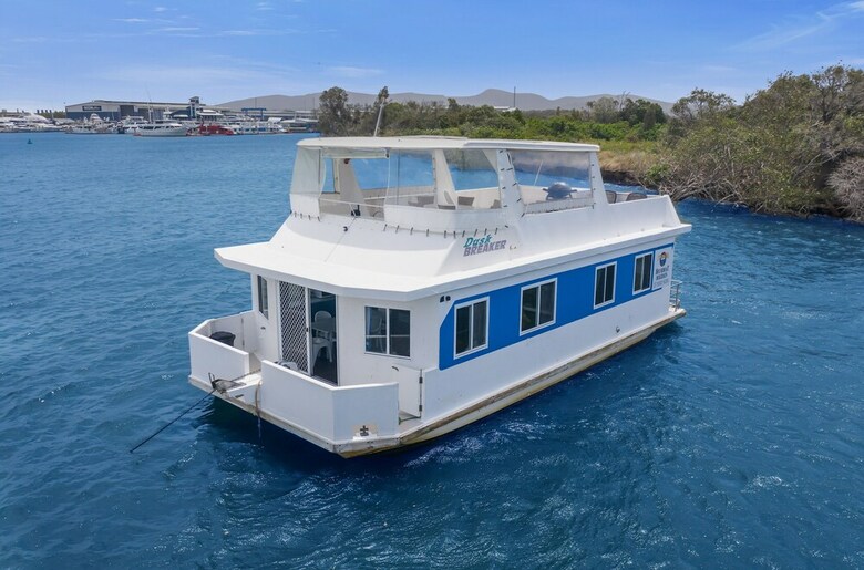 Coomera Houseboat Holidays