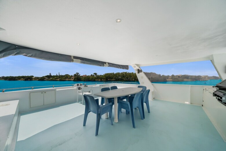 Coomera Houseboat Holidays