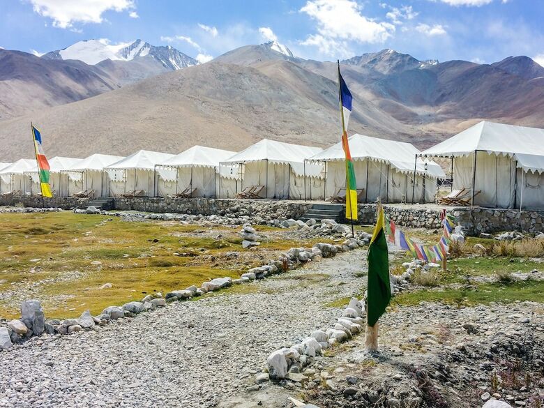 Hotel Watermark Camp