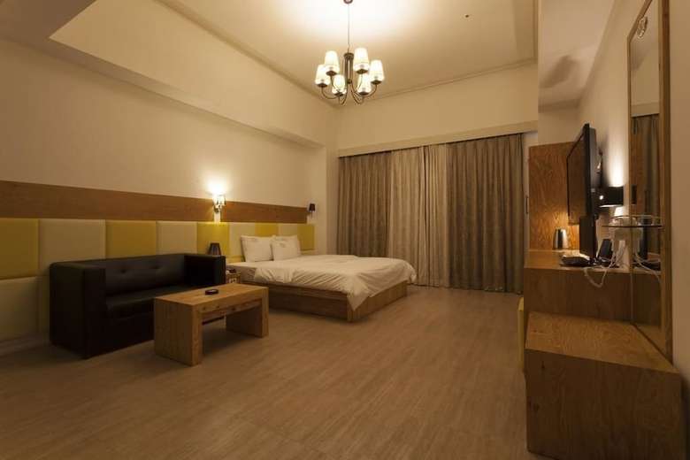 J-top Hotel