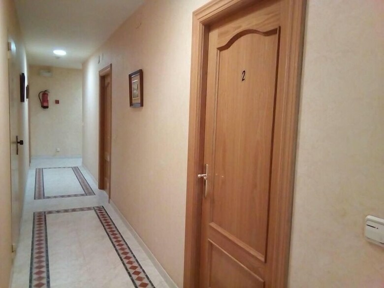 Hostal Burgal�s