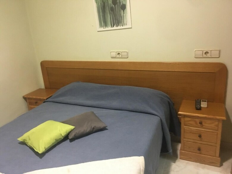 Hostal Burgal�s