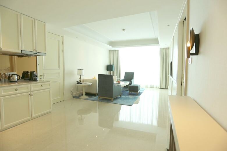 Hotel Plaza Carnival Qingdao