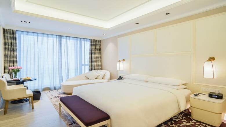 Hotel Plaza Carnival Qingdao