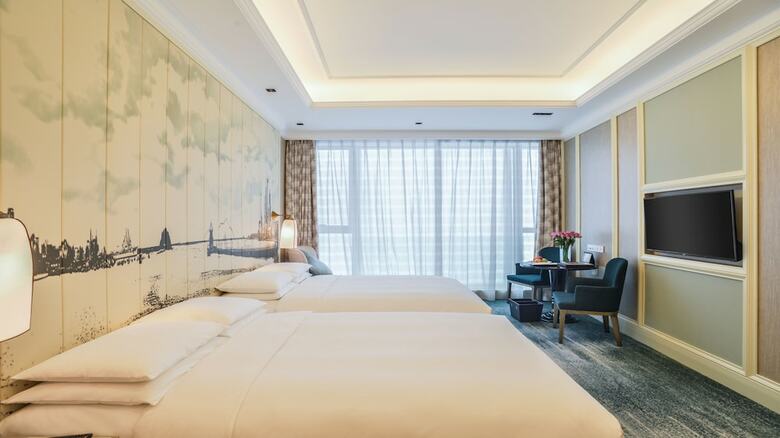 Hotel Plaza Carnival Qingdao