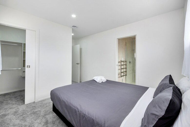 Superb Holiday Home Near To Airport