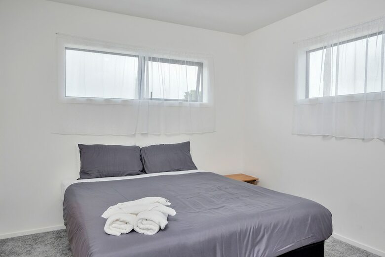 Superb Holiday Home Near To Airport