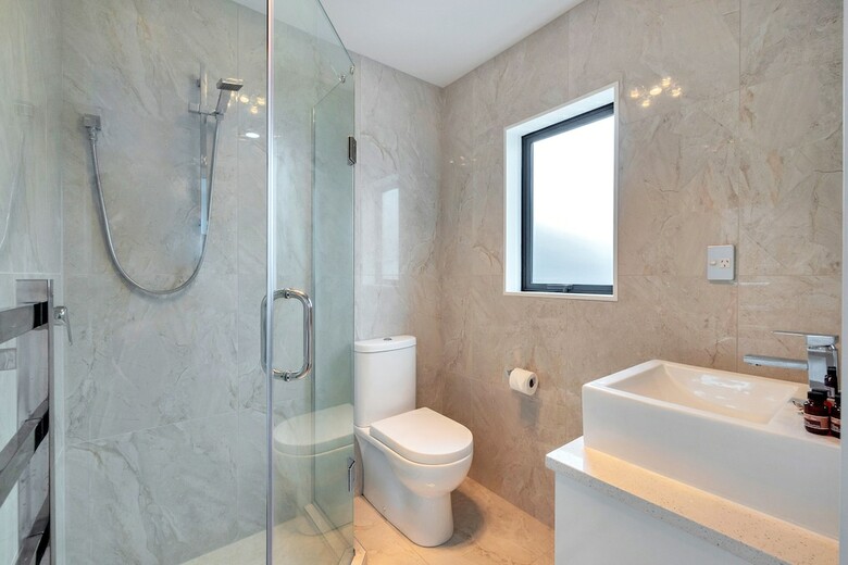 Superb Holiday Home Near To Airport