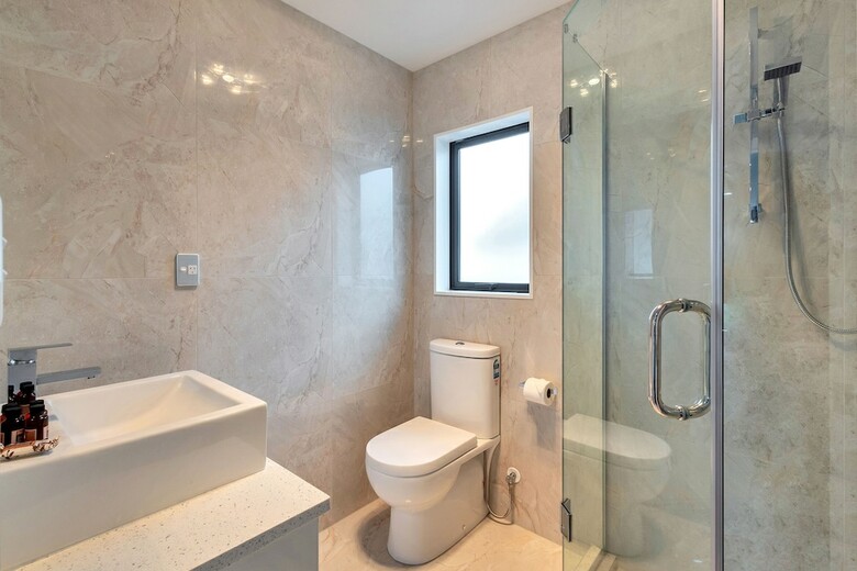Superb Holiday Home Near To Airport