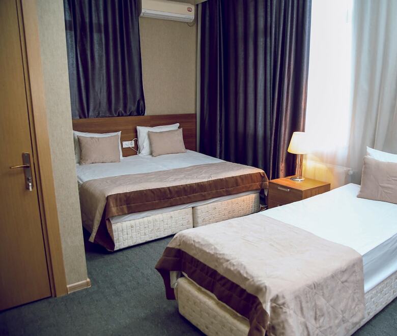 Hotel Gm City Binagadi
