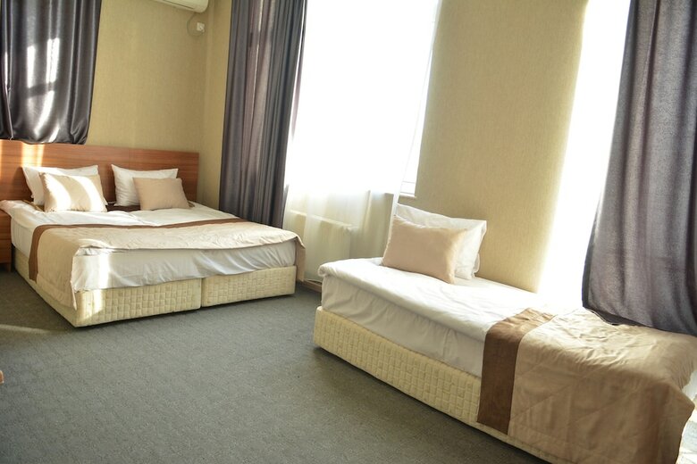 Hotel Gm City Binagadi