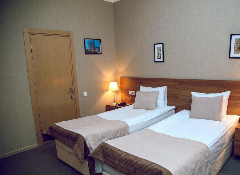 Hotel Gm City Binagadi