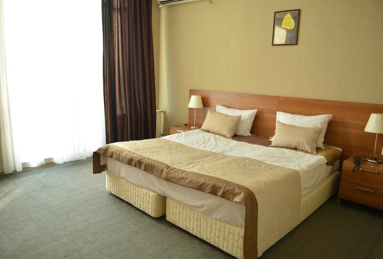 Hotel Gm City Binagadi