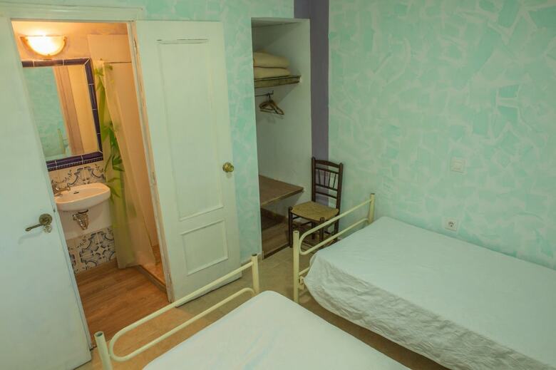 Hostal Albergue La Jarilla