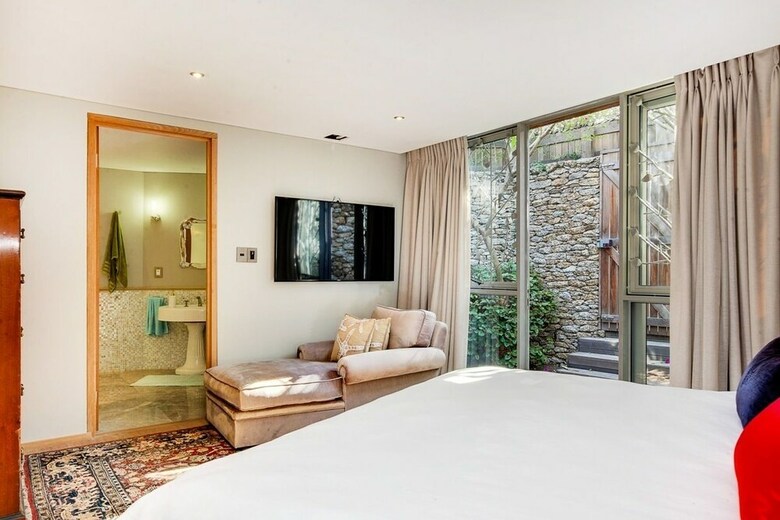 25 Third Beach Clifton