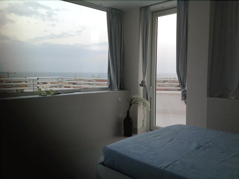 Hotel 2 Star Luxury Room Rooftop