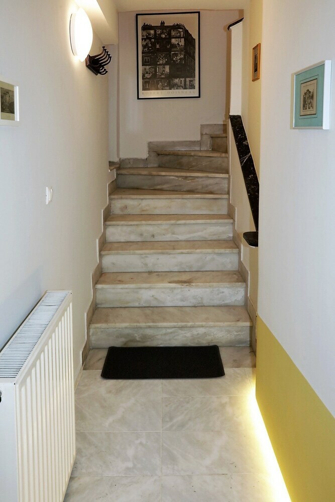 Hotel Thea's Residency