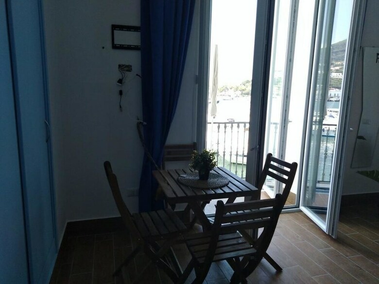 Riva Destra Holiday Home
