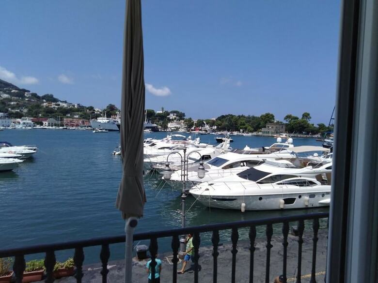Riva Destra Holiday Home