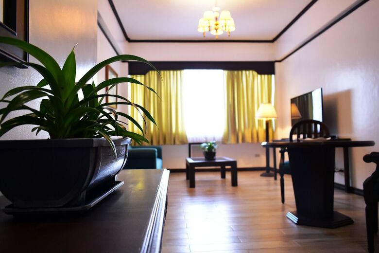 Hotel Luxur Place